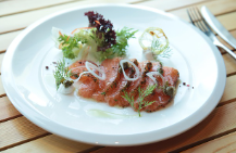 Tartine de magret fum&eacute; et de figues